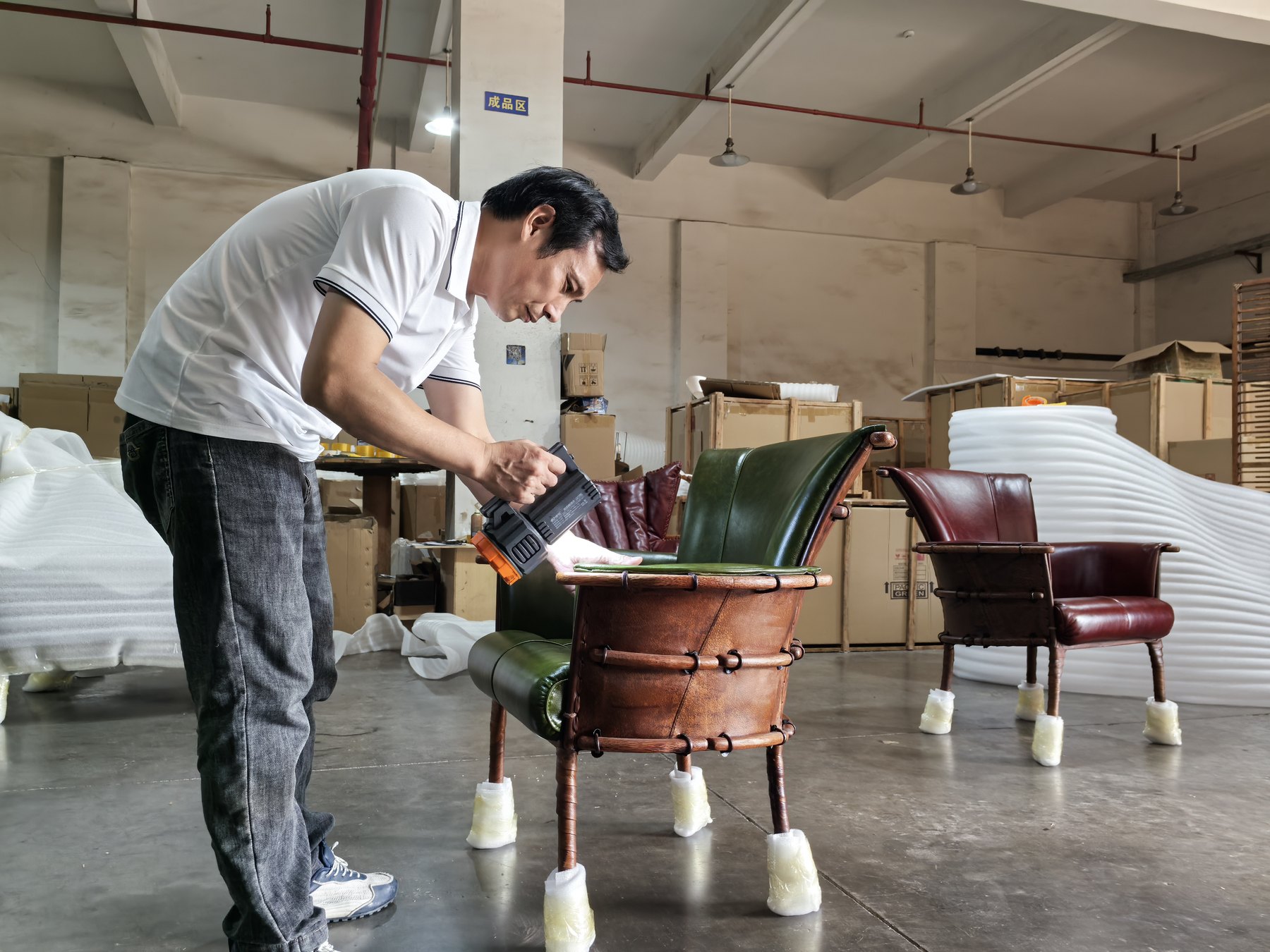 leather-light-check-wide assembled chair quality inspection